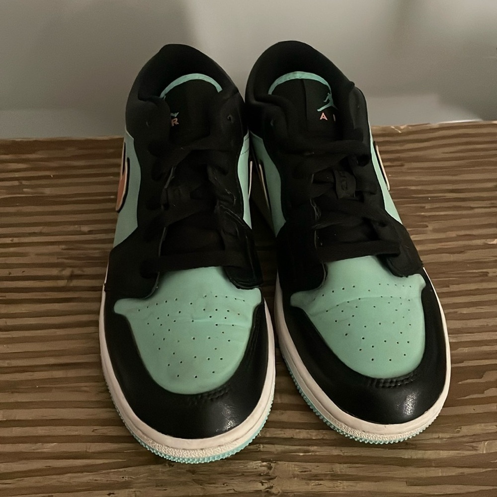 NIKE AIR JORDAN 1 LOW SE (GS) TROPICAL TWIST SZ 4Y